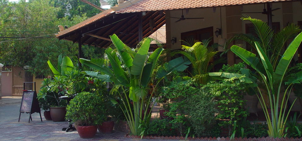 Anise Hotel And Restaurant Phnom Penh Exterior foto